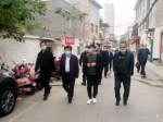 焦作市住房保障中心党委书记、主任崔新房到基层调研