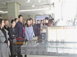 市行政服务中心组团 参观学习公积金管理六部法